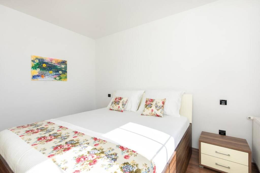 Apartment Natali Punat- Free Parking On Premises Esterno foto